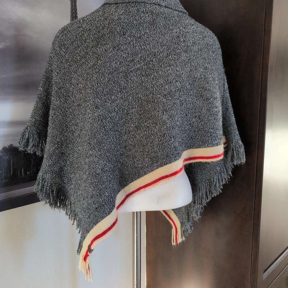 Roots Knit with Cream and Red Stripes and Brown Leather Tag - Picture 6 of 7